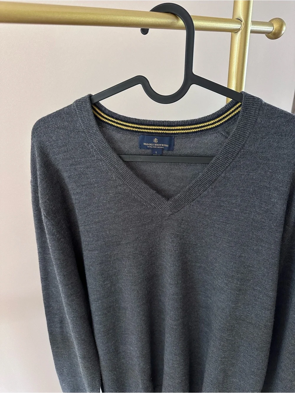 Brooks Brothers Men's V-Neck Sweater in Charcoal Extra Fine Merino Size L